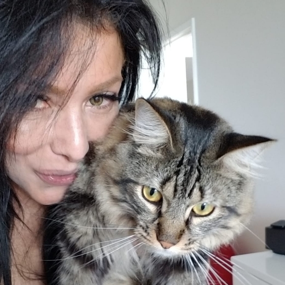 Meet your Posher, Alexa - Picture 3 of 8